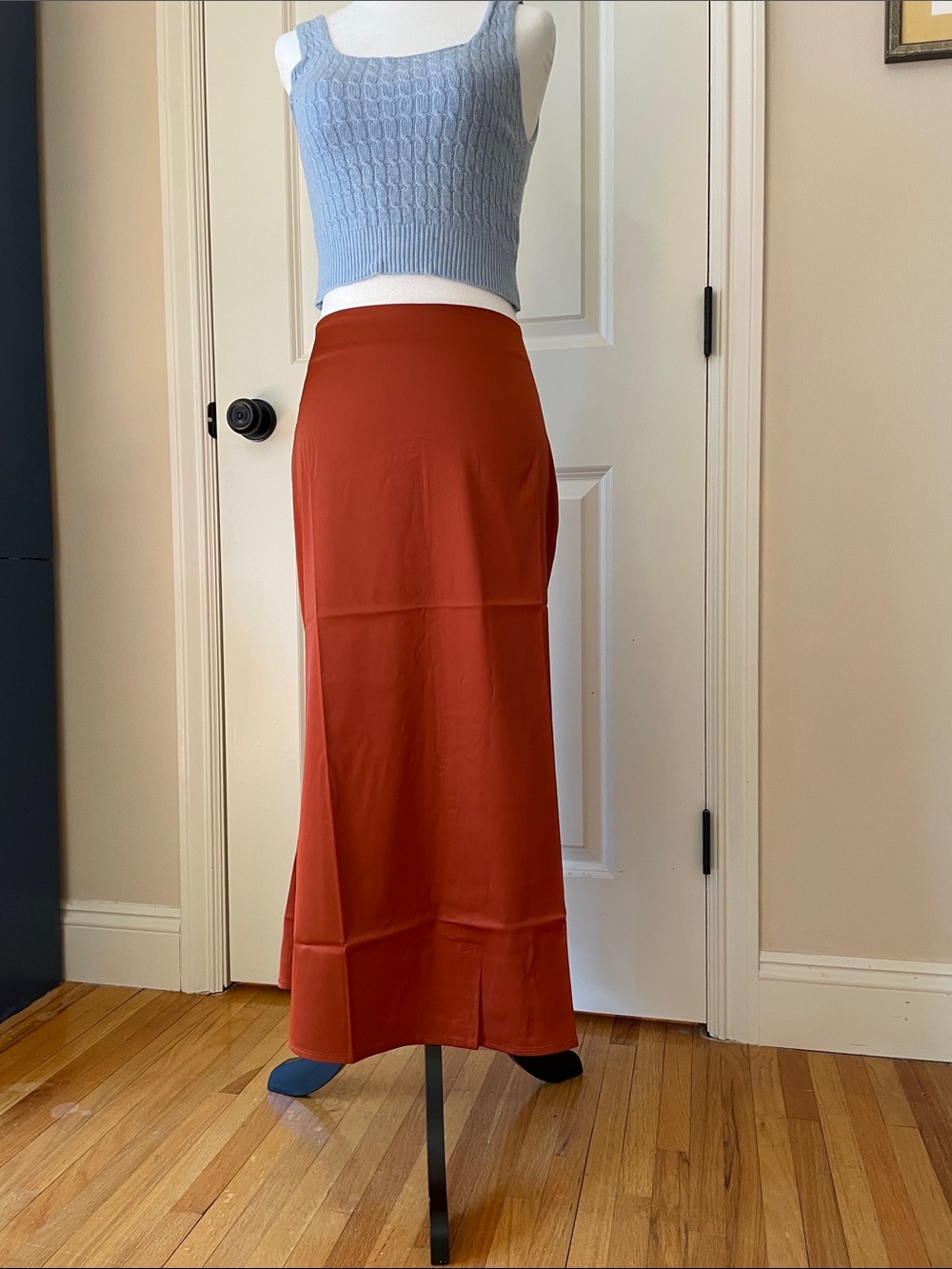 Silky trumpet skirt